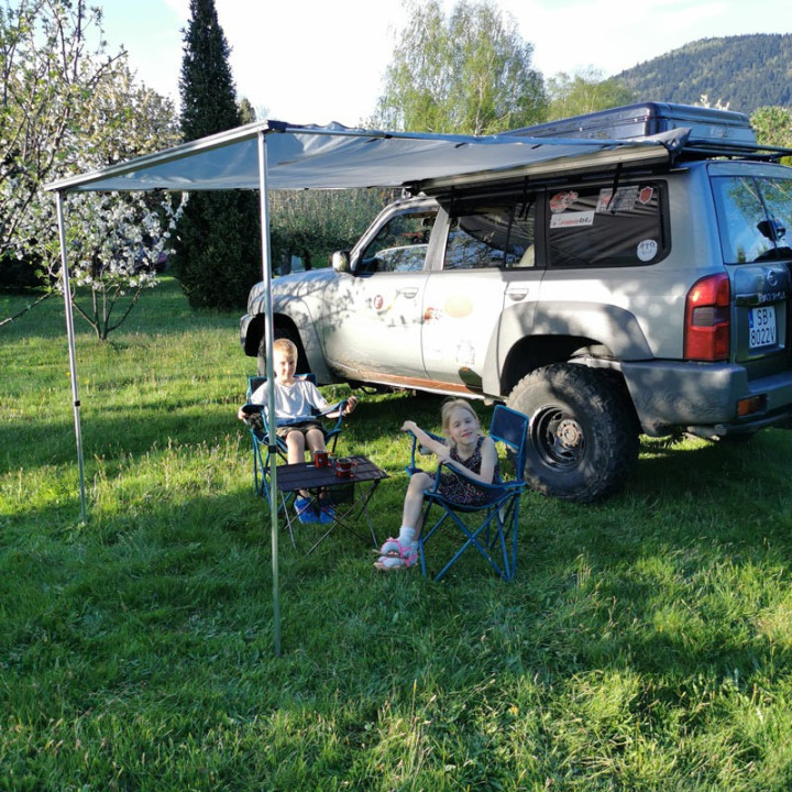 Zadaszenie Markiza - roleta przeciwsłoneczna do samochodu 2x2,5m